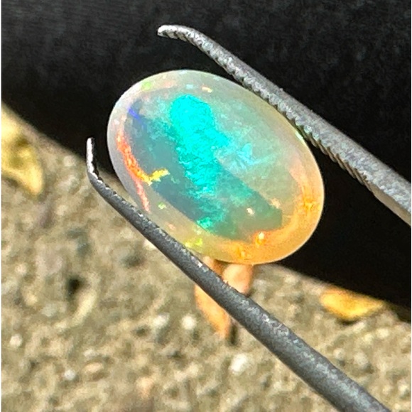 2.26 Natural Ethiopian Welo opal cabochon - Picture 9 of 17